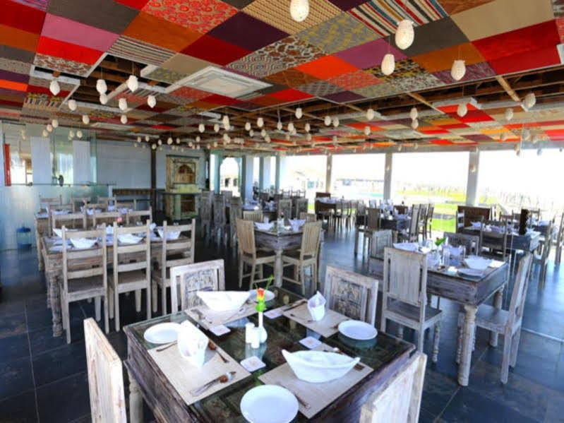Serena Beach Resort Māndvi Exterior foto