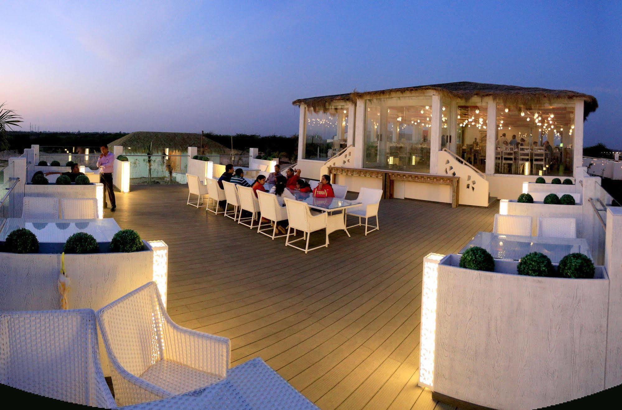 Serena Beach Resort Māndvi Exterior foto
